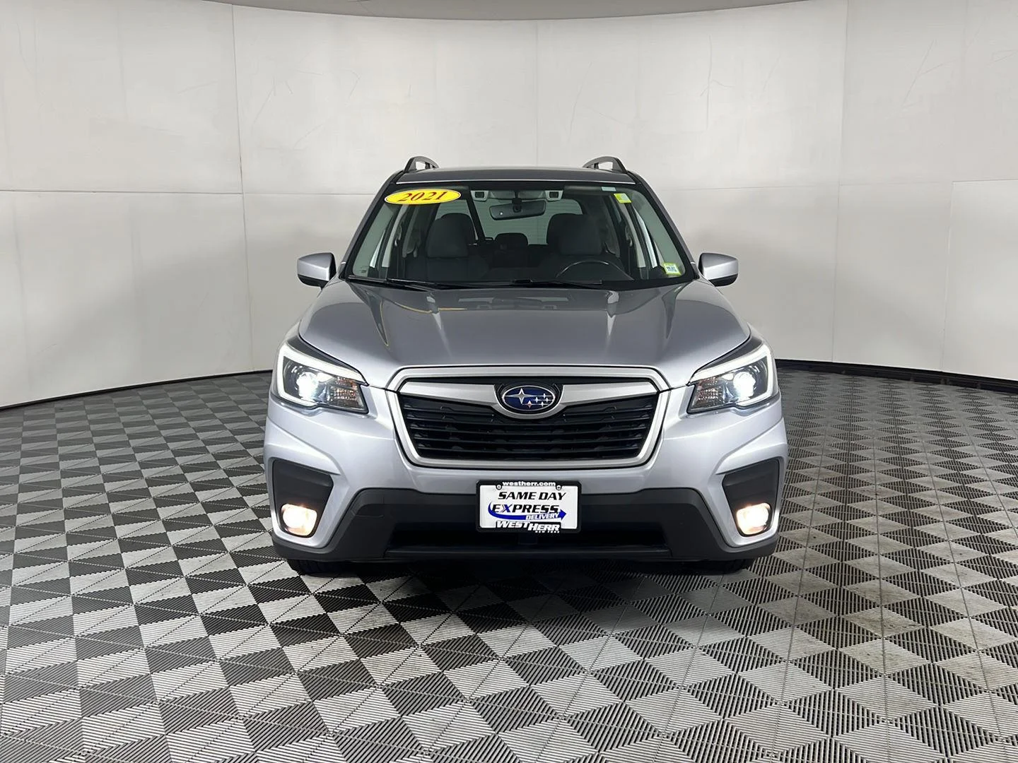 Used 2021 Ice Silver Metallic Subaru Premium image 32
