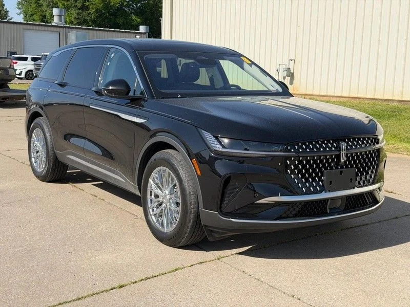 2025 Lincoln Nautilus Premiere AWD's photo