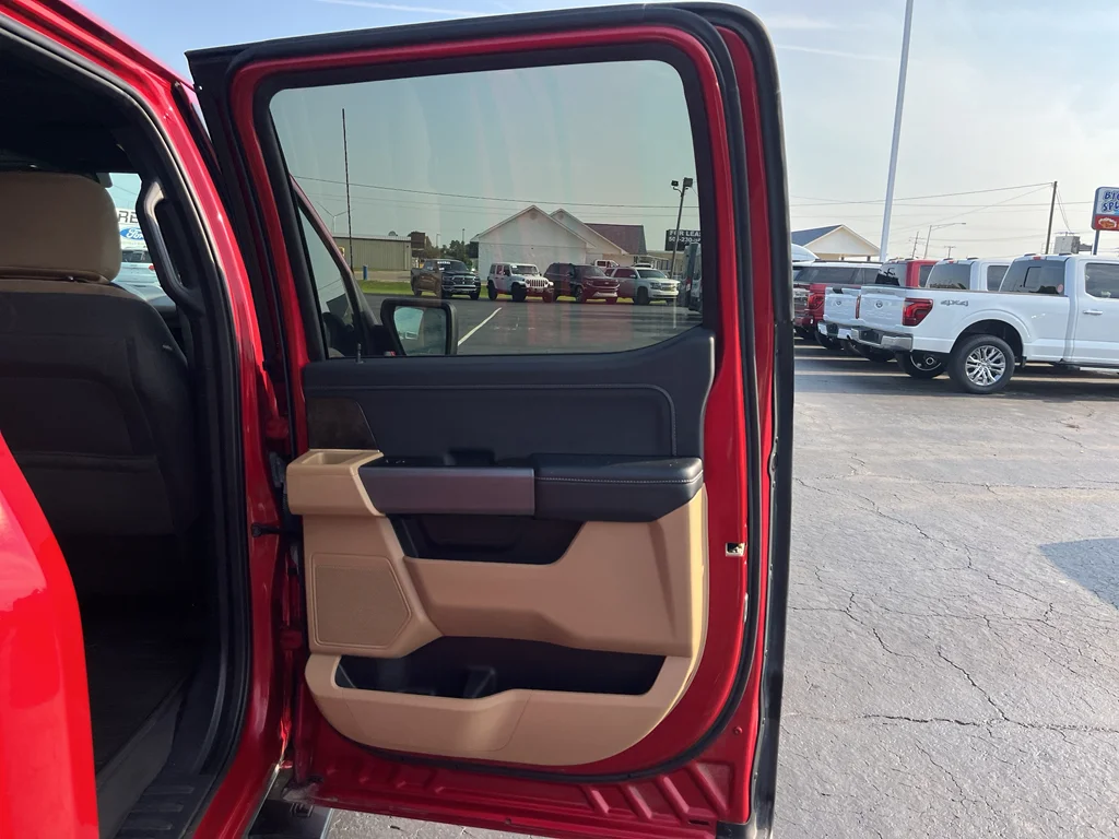 Certified Used 2022 Rapid Red Metallic Tinted Clearcoat Ford XLT image 17