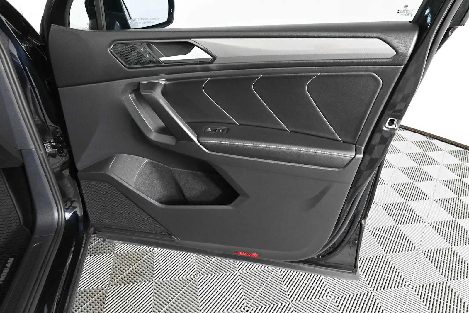 Certified Used 2023 Deep Black Pearl Volkswagen SE image 9