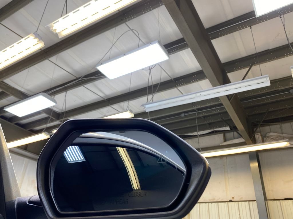 Used 2025 White Kia LXS image 15