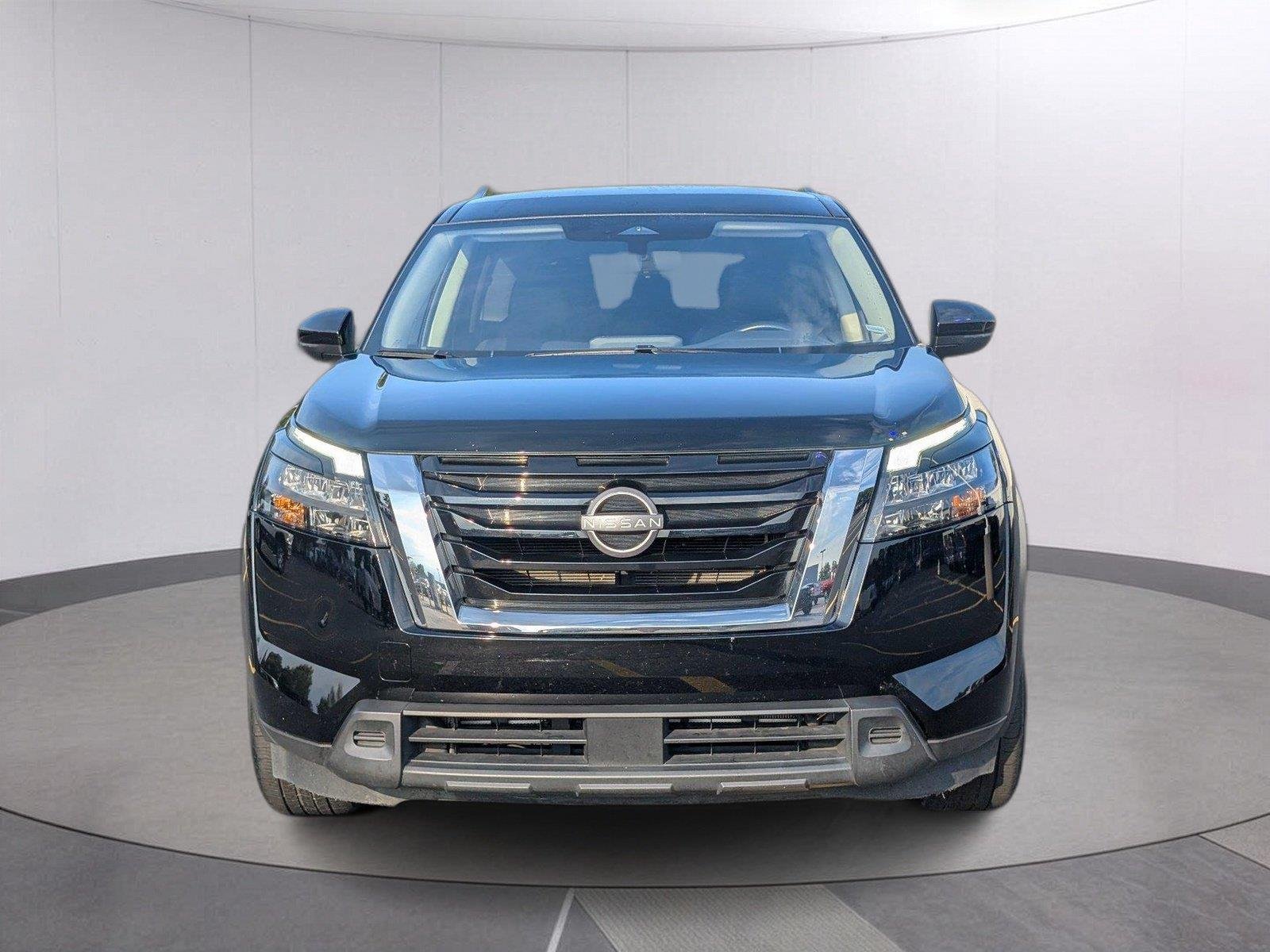 Used 2025 Super Black Nissan SV image 10