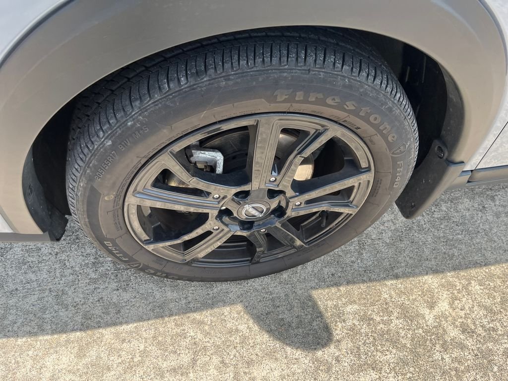 Used 2023 Gray Nissan SV image 9