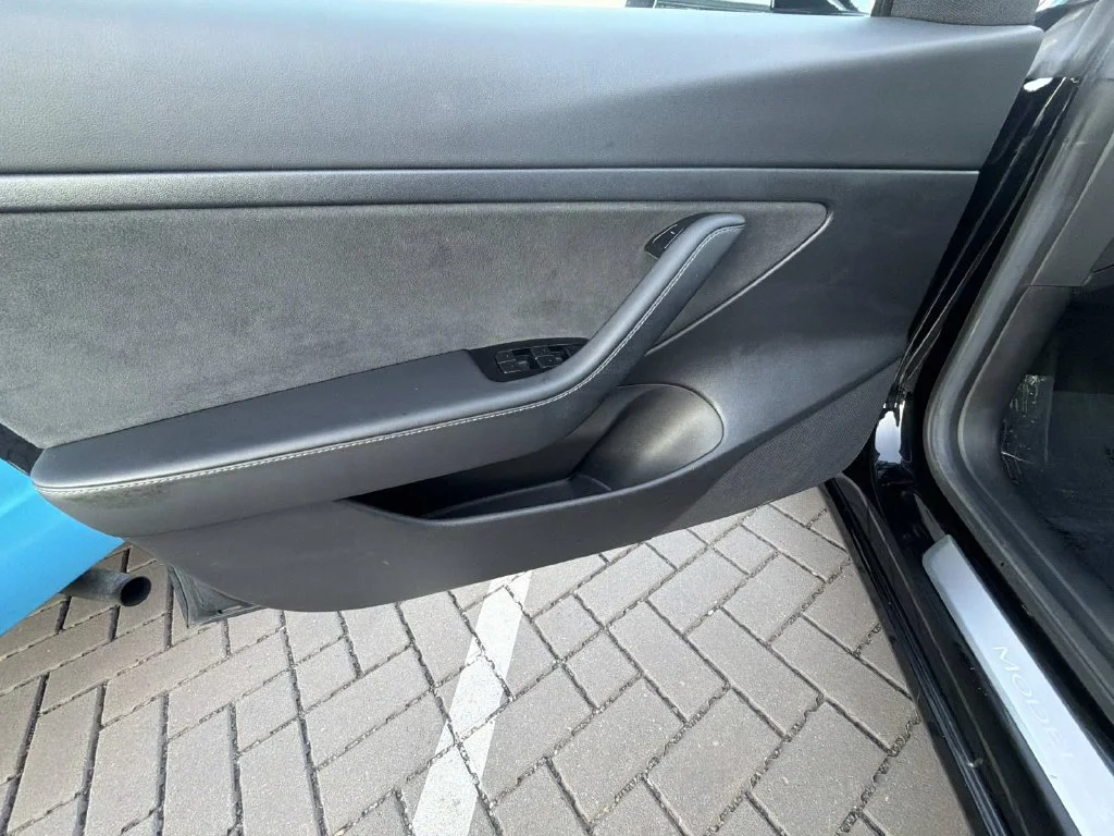 Used 2020  Tesla Standard image 12