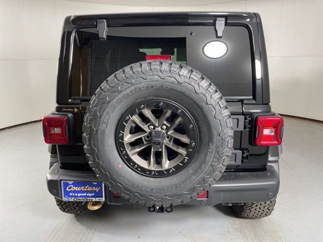 New 2025 Black Clear-Coat Exterior Paint Jeep Rubicon 392 image 7