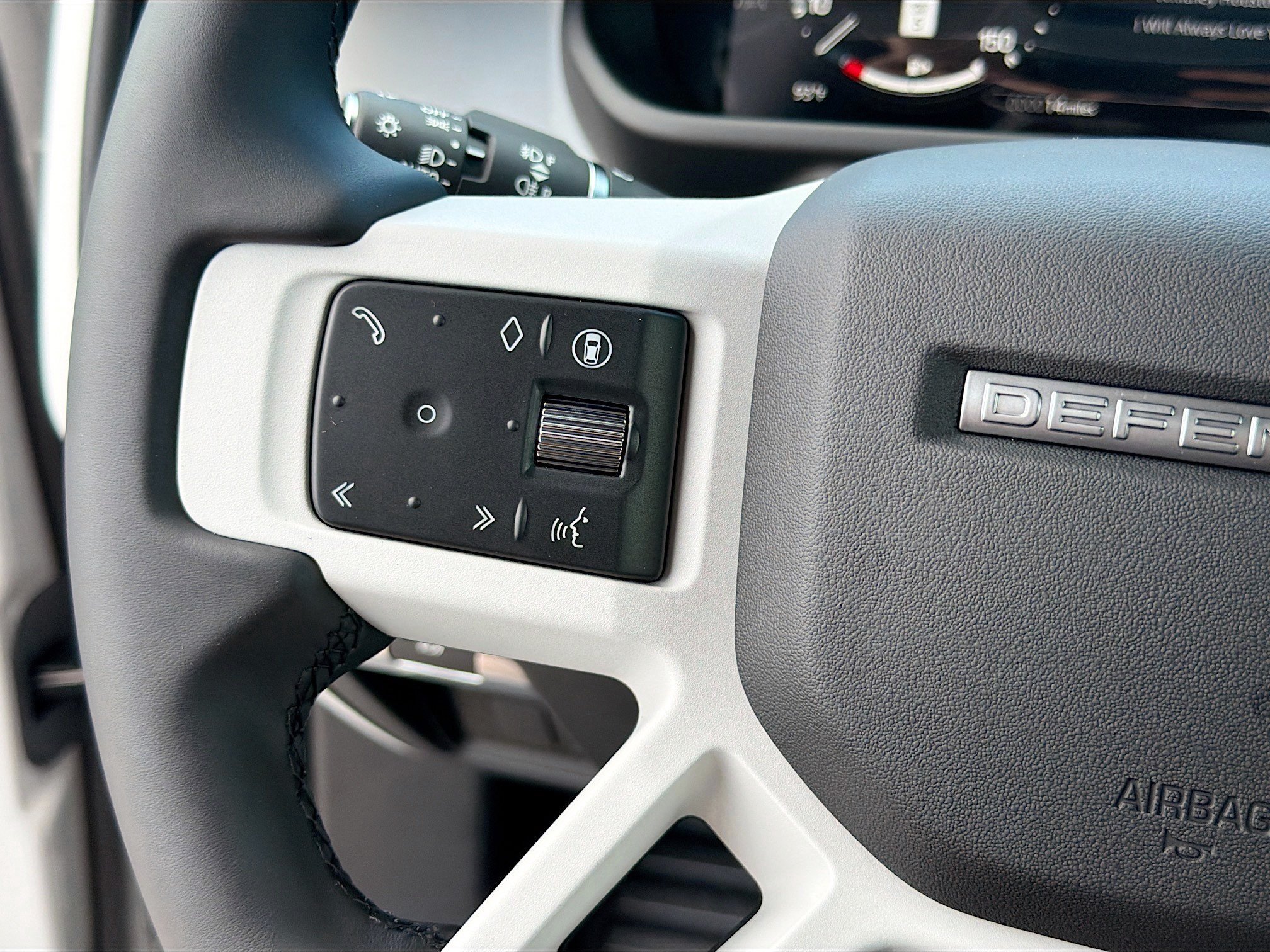 New 2026 Borasco Grey Land Rover X-Dynamic SE image 38