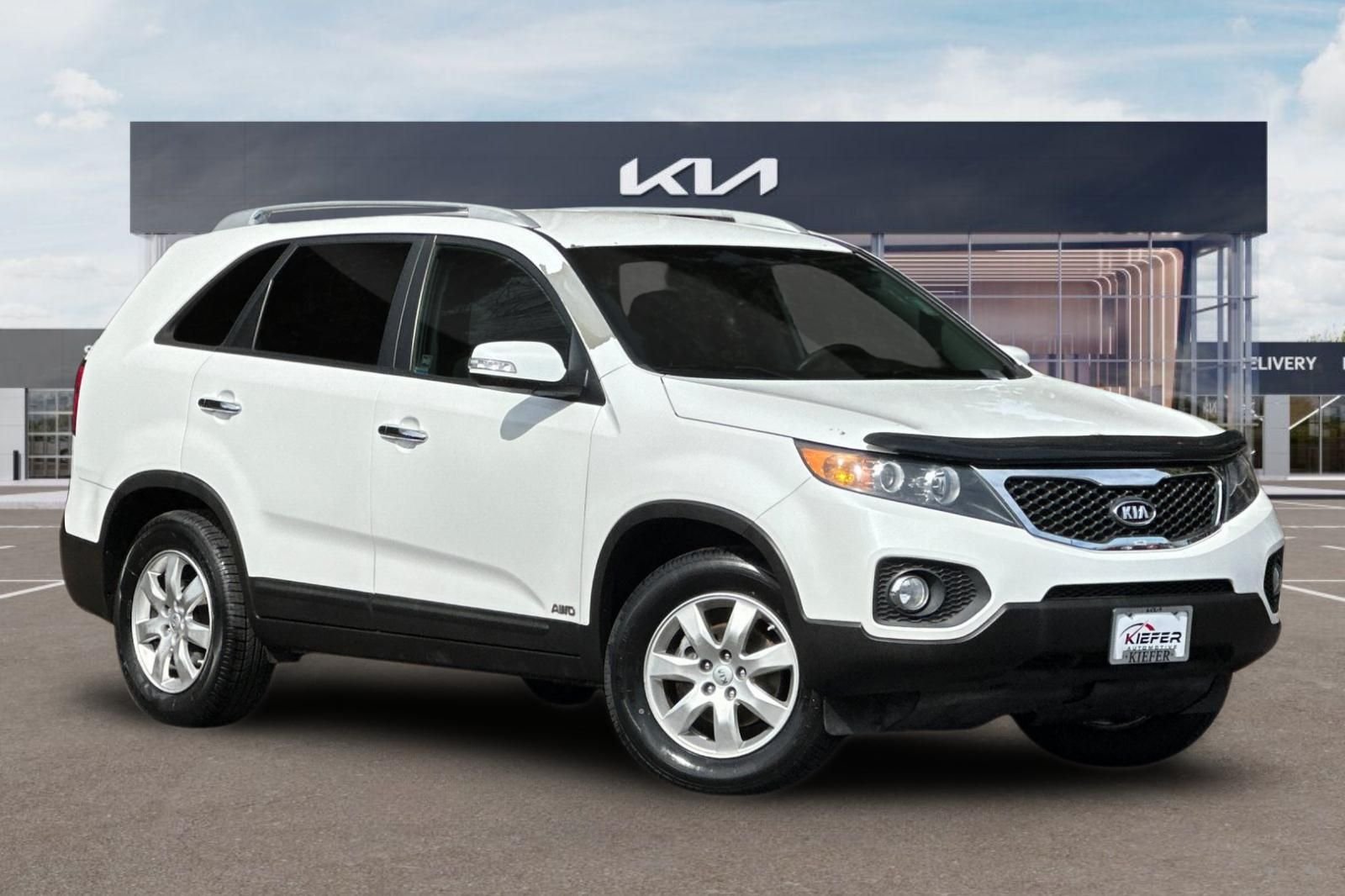 Used 2013 Kia Sorento LX with VIN 5XYKTCA67DG377171 for sale in Eugene, OR