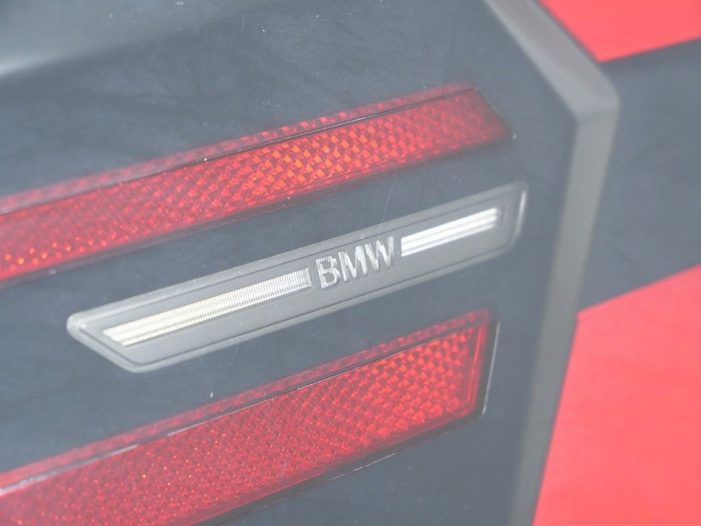 New 2026 Tanzanite Blue II Metallic BMW xDrive50e image 18