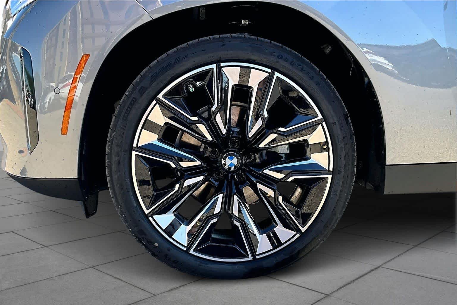 Used 2026 Skyscraper Grey Metallic BMW 30 xDrive image 11