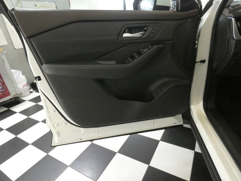 Used 2023 WHITE Nissan FWD SL image 21