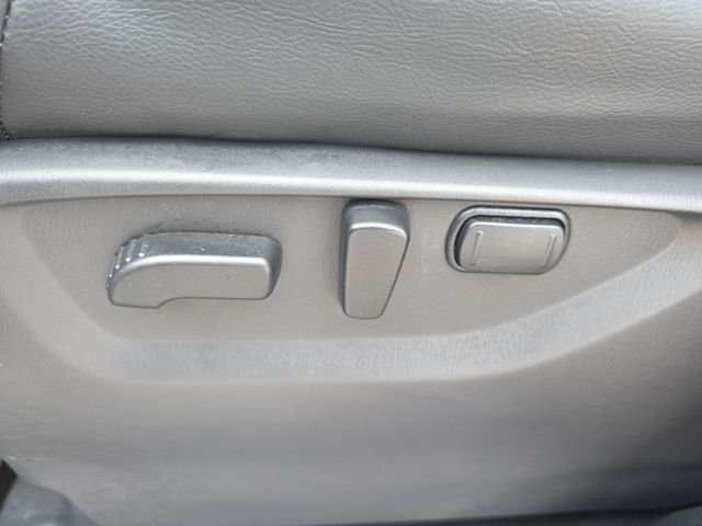 Used 2023 Gun Metallic Nissan SL image 19