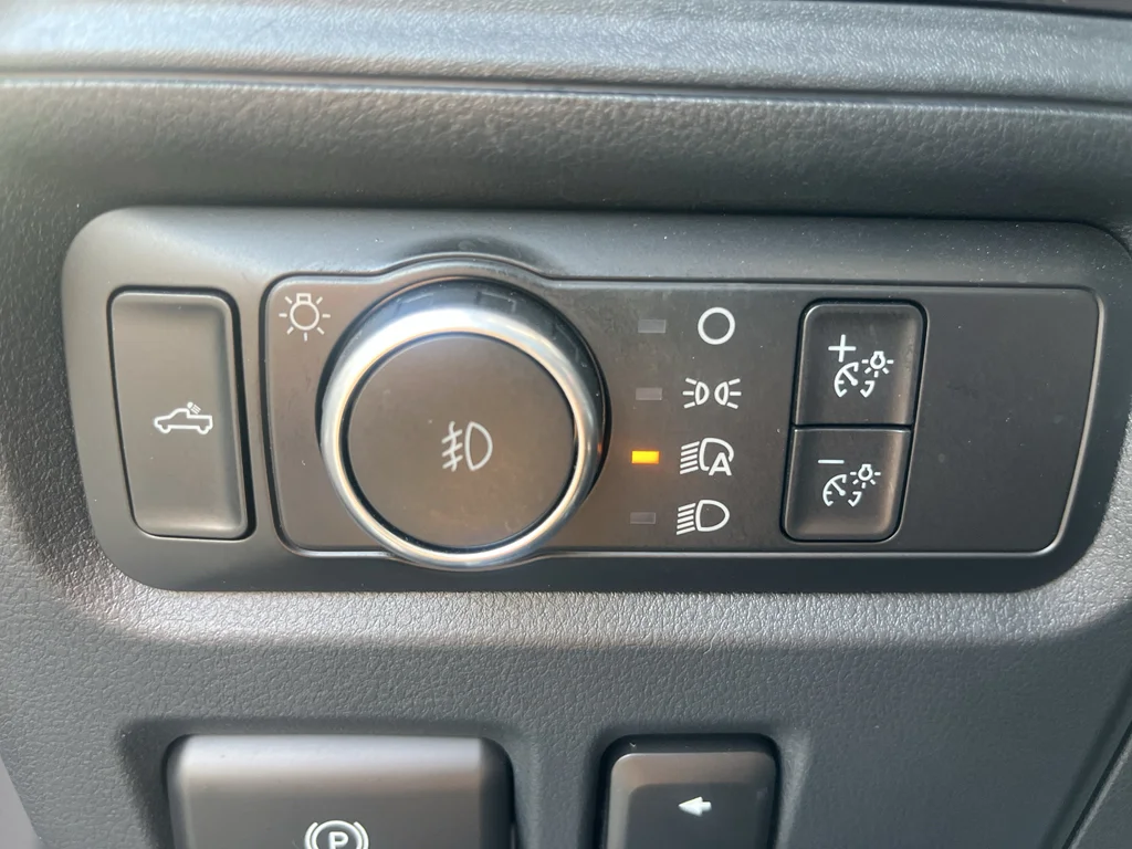 Used 2022 Agate Black Metallic Ford LARIAT image 23