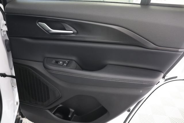 Used 2024 White Jeep Altitude X image 28