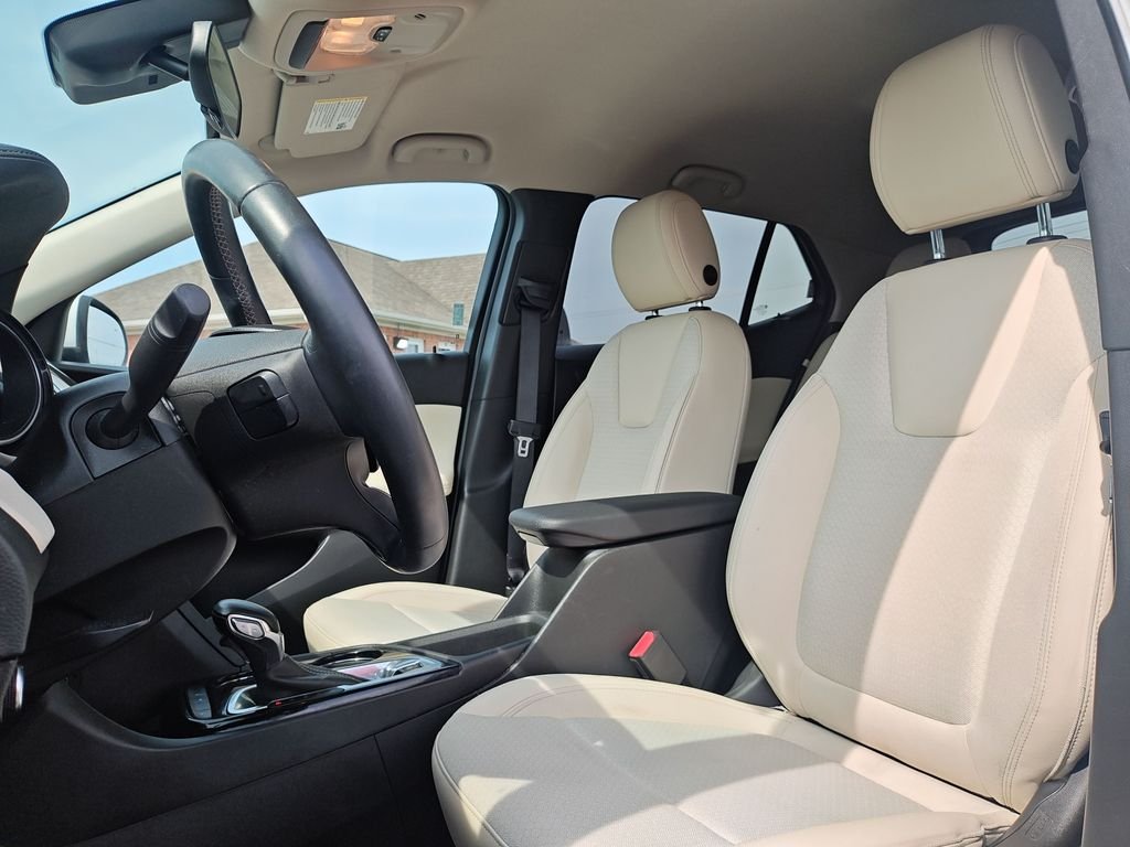 Used 2022 White Buick Select image 13