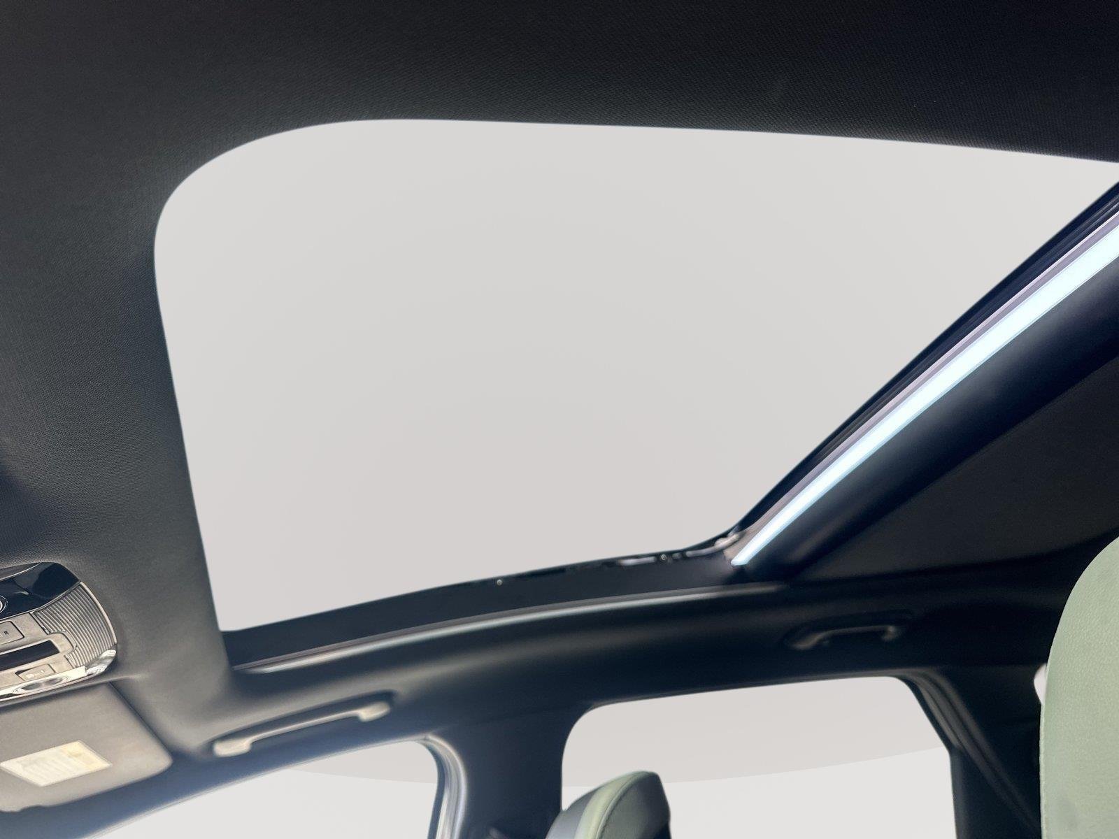 Certified Used 2025 Jungle Green/Ebony Black Roof Kia X-Pro image 9