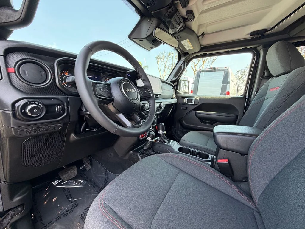 Certified Used 2025 Black Jeep Rubicon image 9