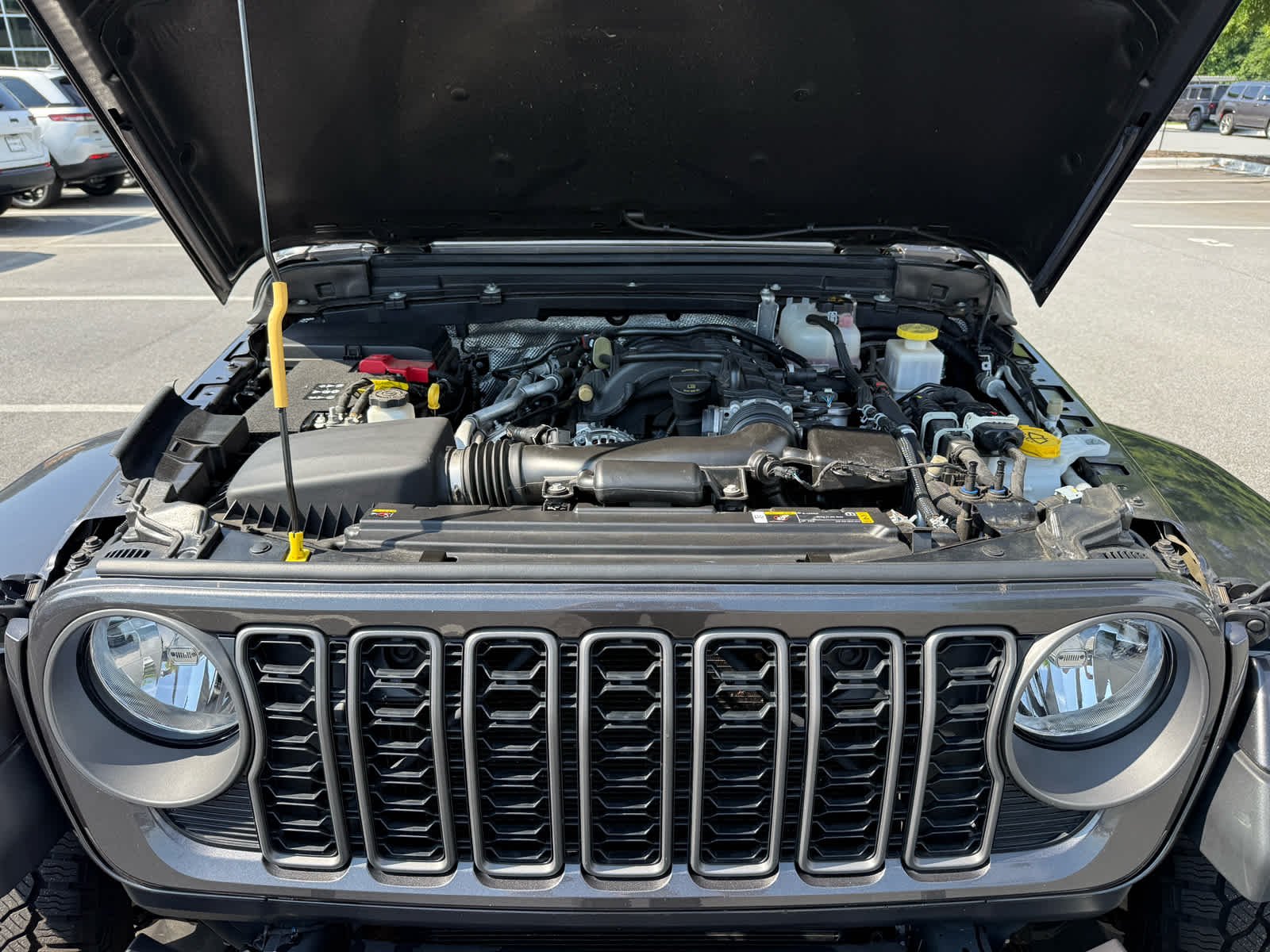 Used 2025 Granite Crystal Metallic Clearcoat Jeep Nighthawk image 28