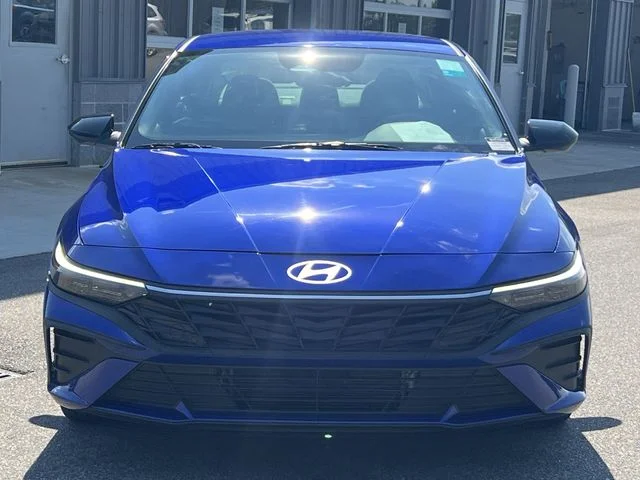 Used 2025 Blue Hyundai SEL Sport image 16