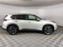 2025 Nissan Rogue SV - Photo 23
