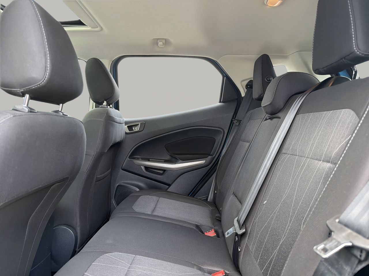 Used 2020 Blue Candy Ford SE image 16