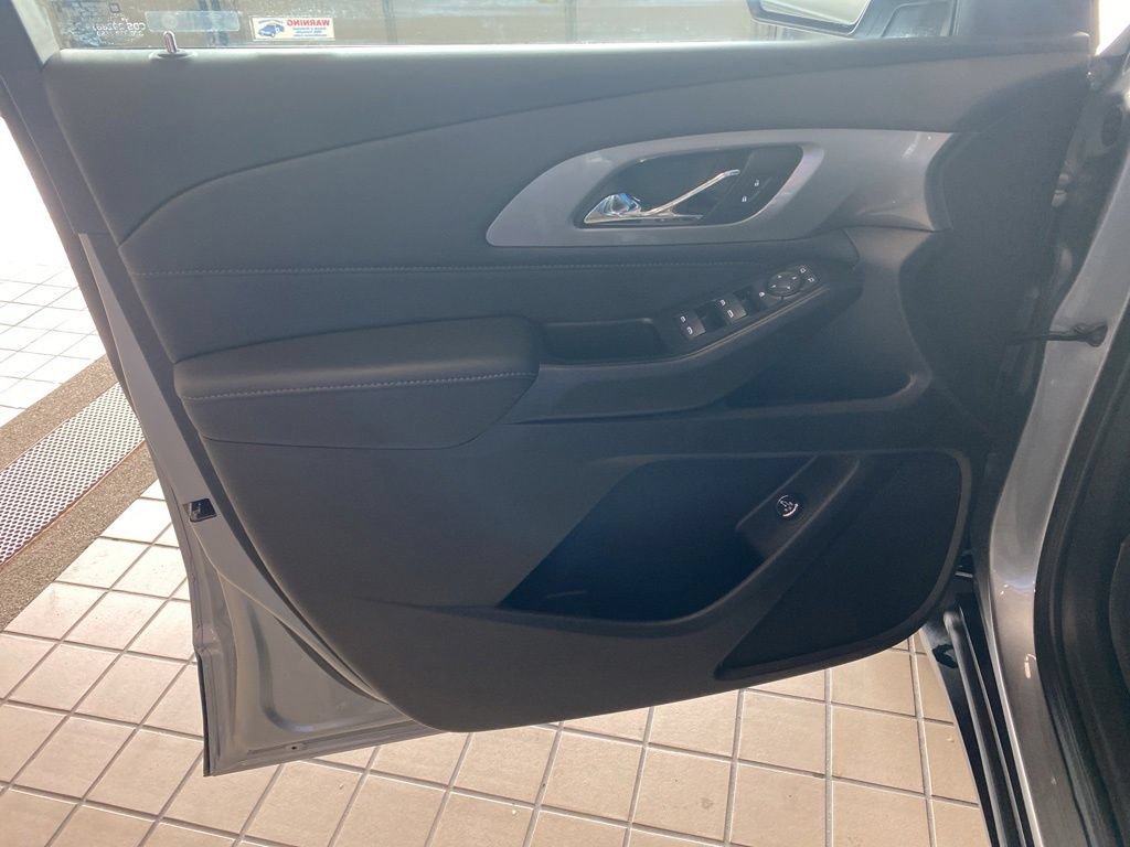 Used 2023 STERLING GRAY METALLIC Chevrolet LT Cloth image 9