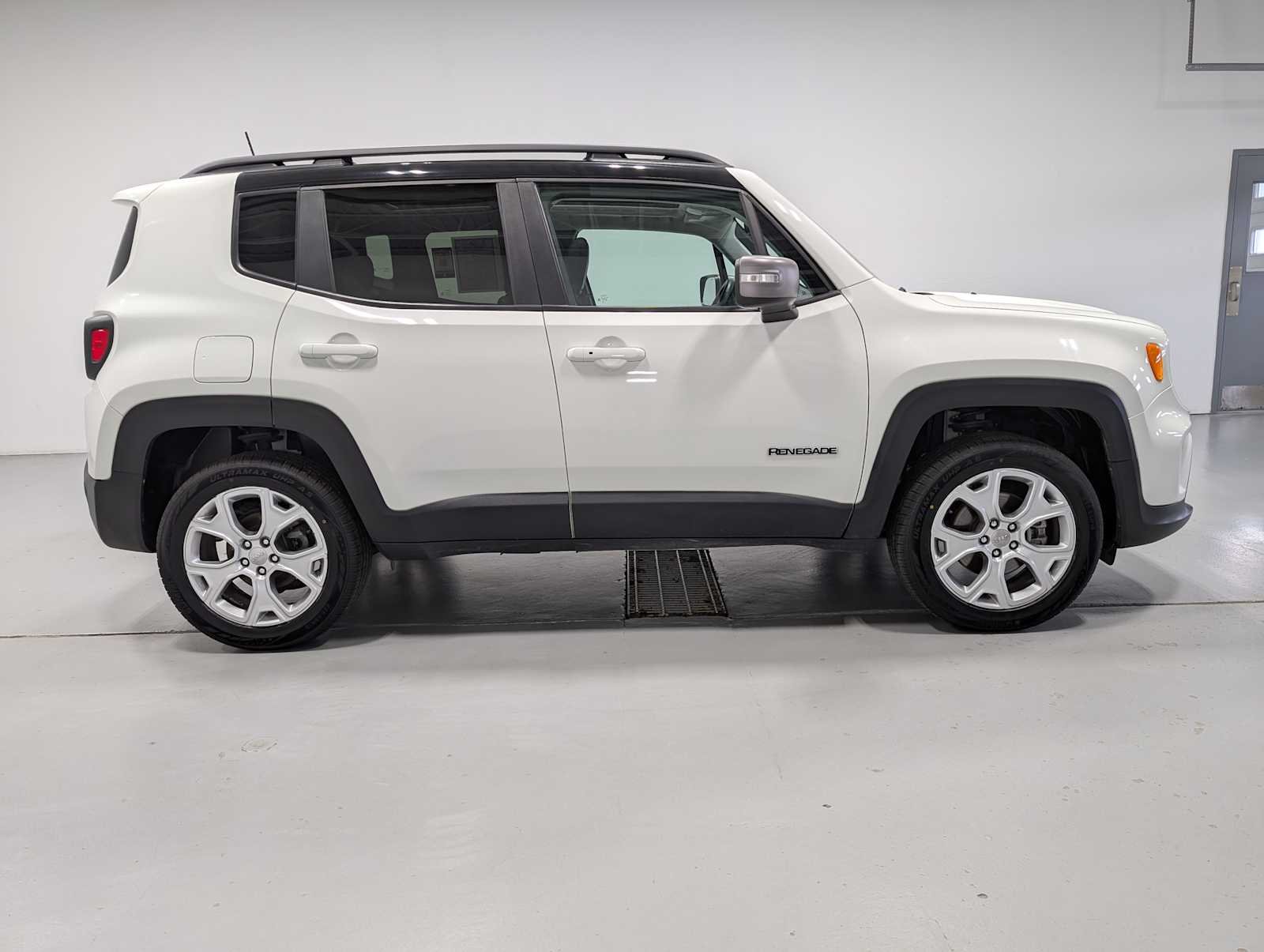 Used 2019 Alpine White Clearcoat Jeep Limited image 7