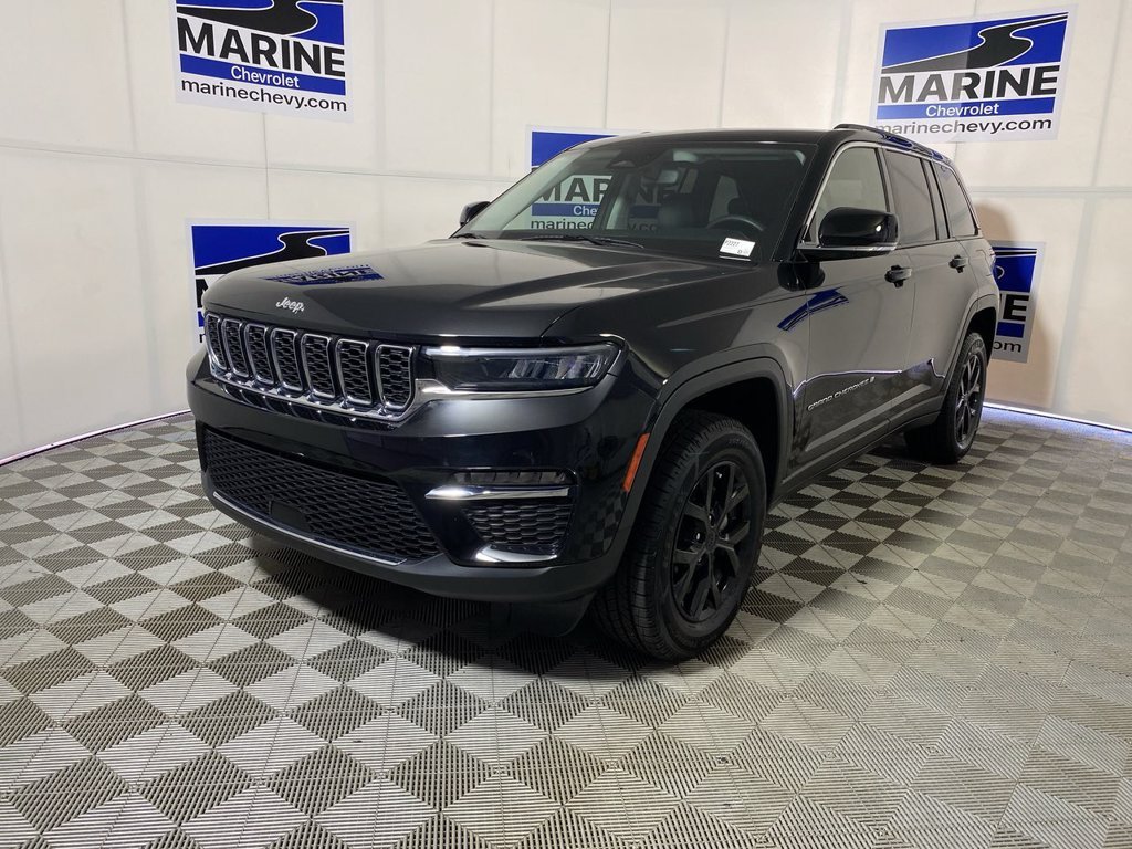 Used 2024 Black Jeep Limited 4x2 image 11