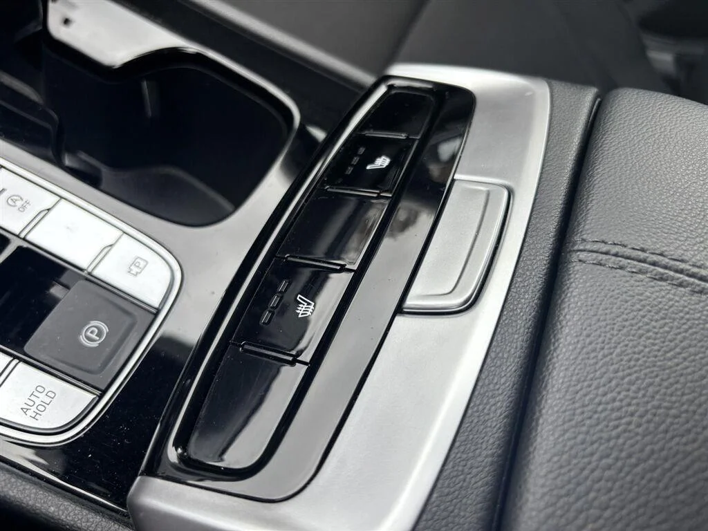 Used 2022 Portofino Gray Hyundai SEL image 17