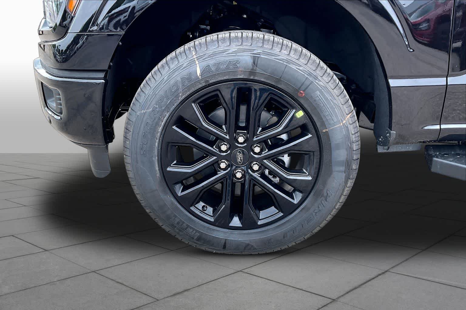 New 2026 Agate Black Metallic Ford XLT image 11