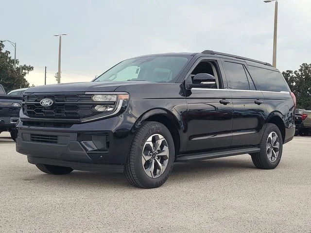 New 2027 Black Metallic Ford Active image 34
