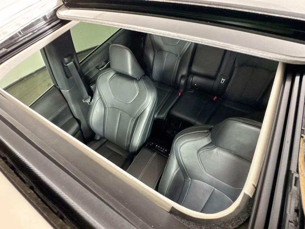 Certified Used 2023 Silver INFINITI LUXE image 29