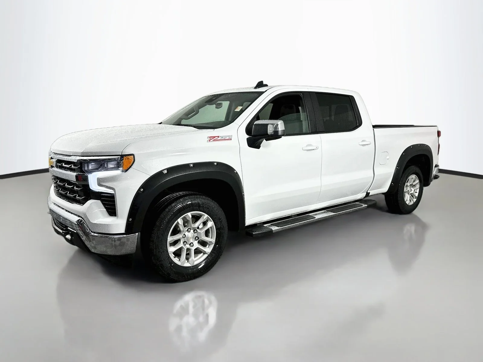 Used 2024 White Chevrolet LT image 4
