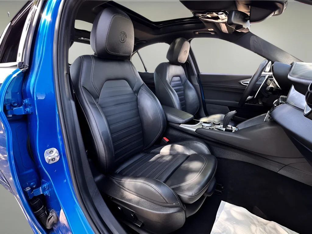 Used 2024 Blue Alfa Romeo Veloce image 21