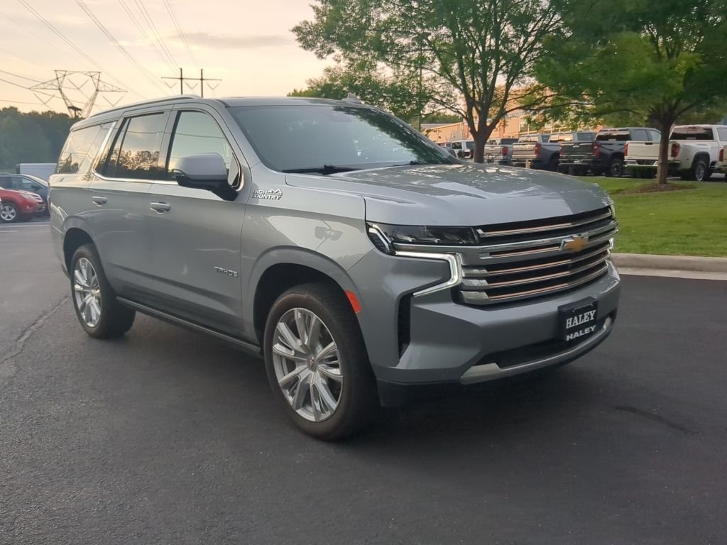 Used 2024 Gray Chevrolet High Country image 3