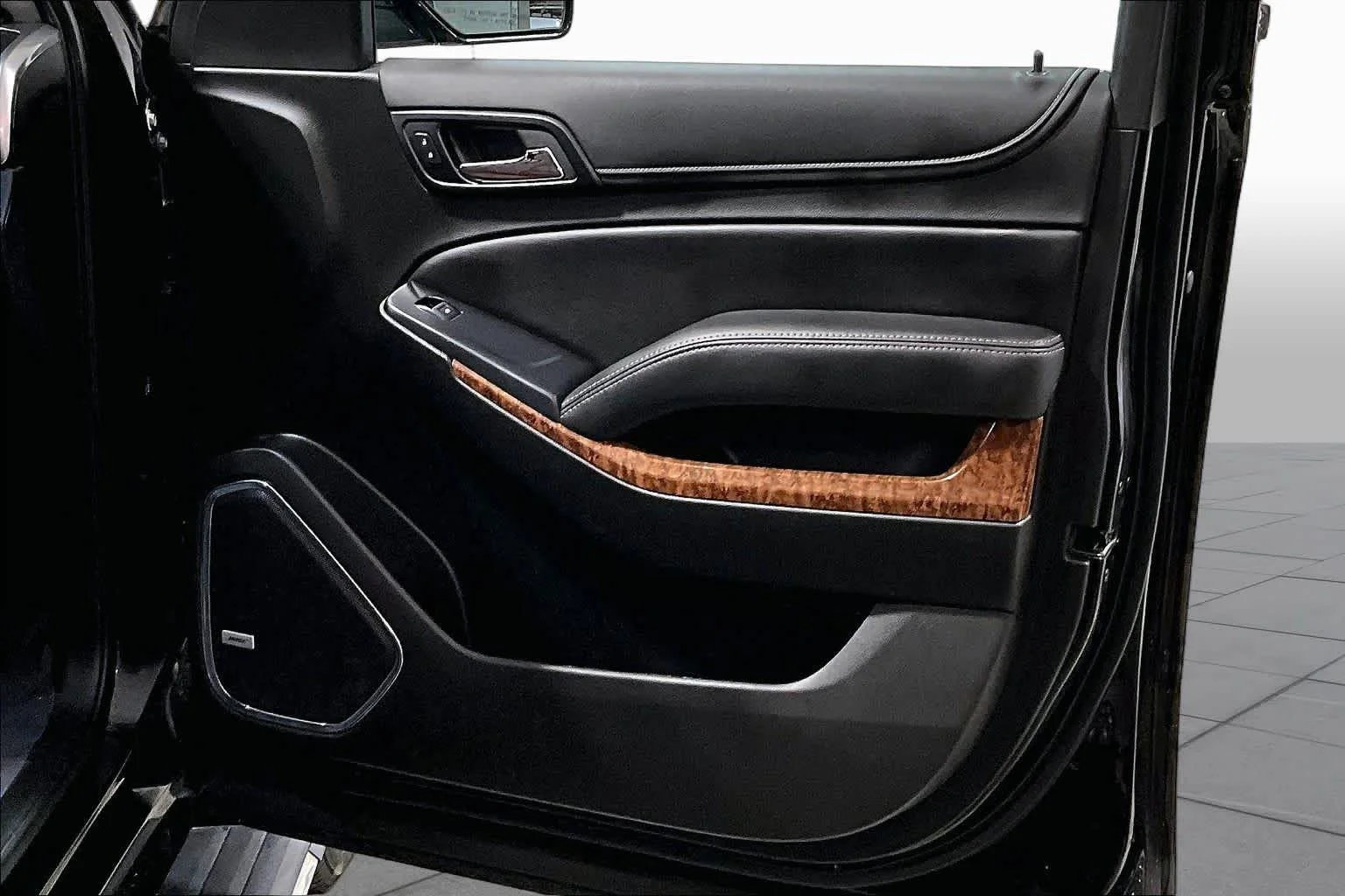 Used 2019 Black Chevrolet Premier image 23