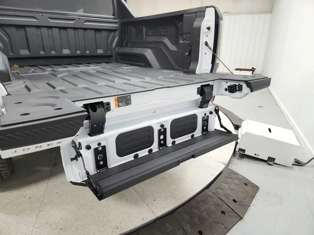 2026 GMC HUMMER EV 2X - Photo 42
