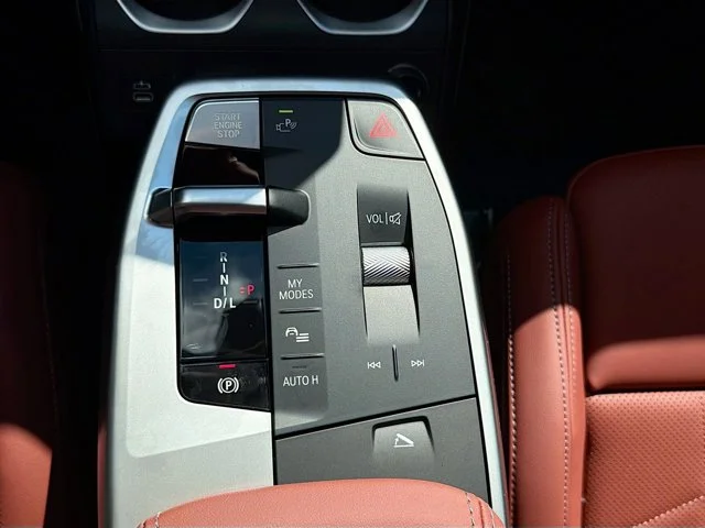 New 2026 Jet Black BMW xDrive28i image 31
