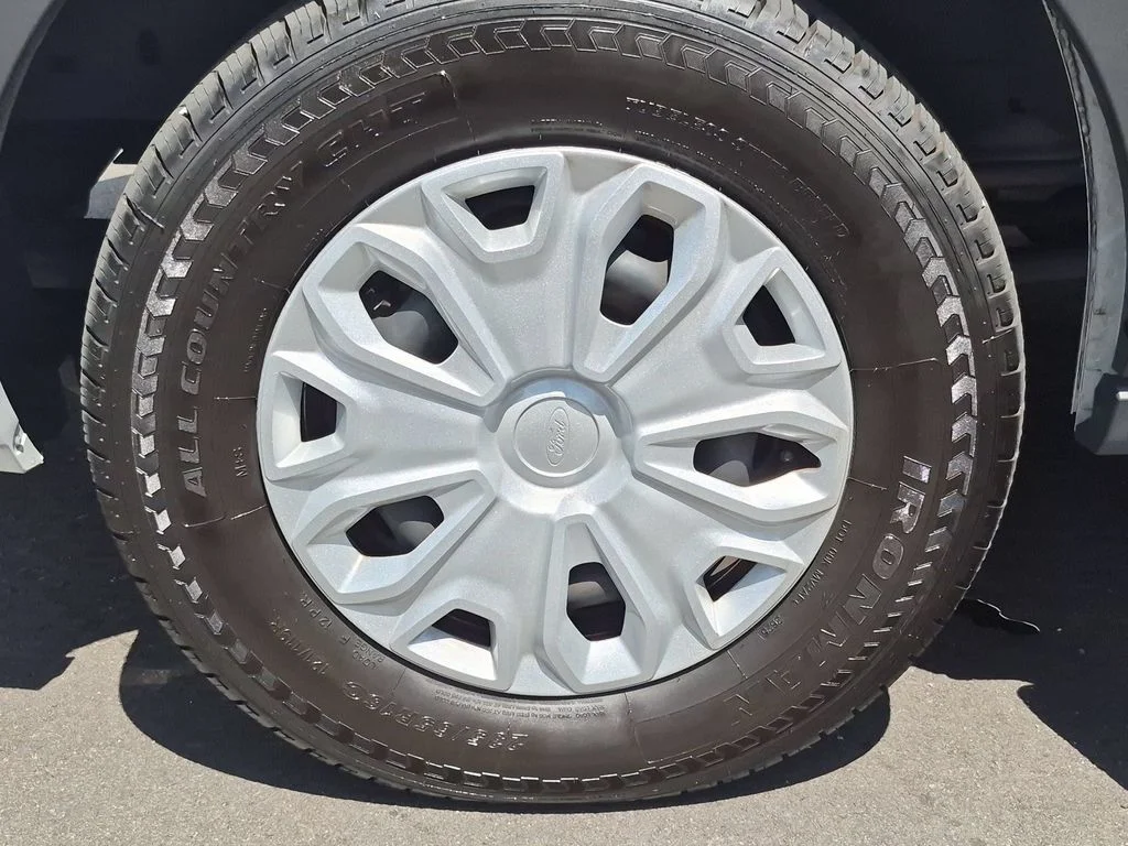 Used 2023 White Ford XLT image 9