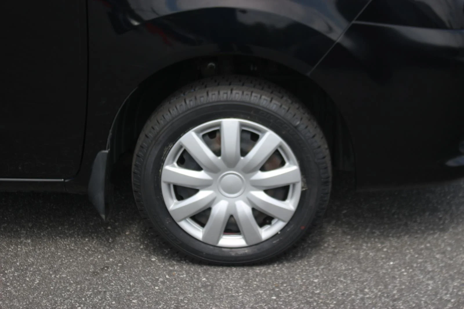Used 2021 Black Nissan SV image 31