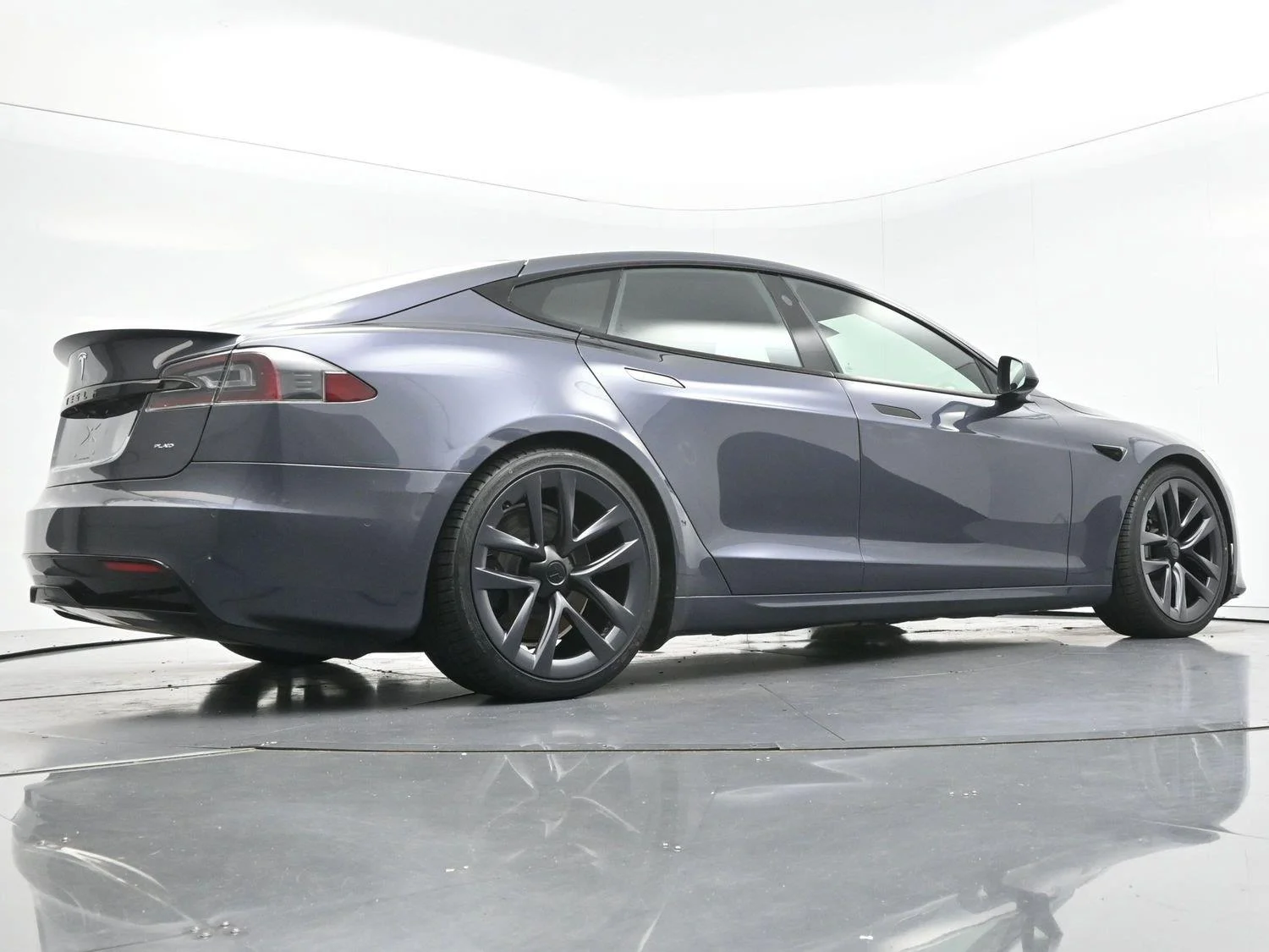 Used 2021 Midnight Silver Metallic Tesla Plaid image 46