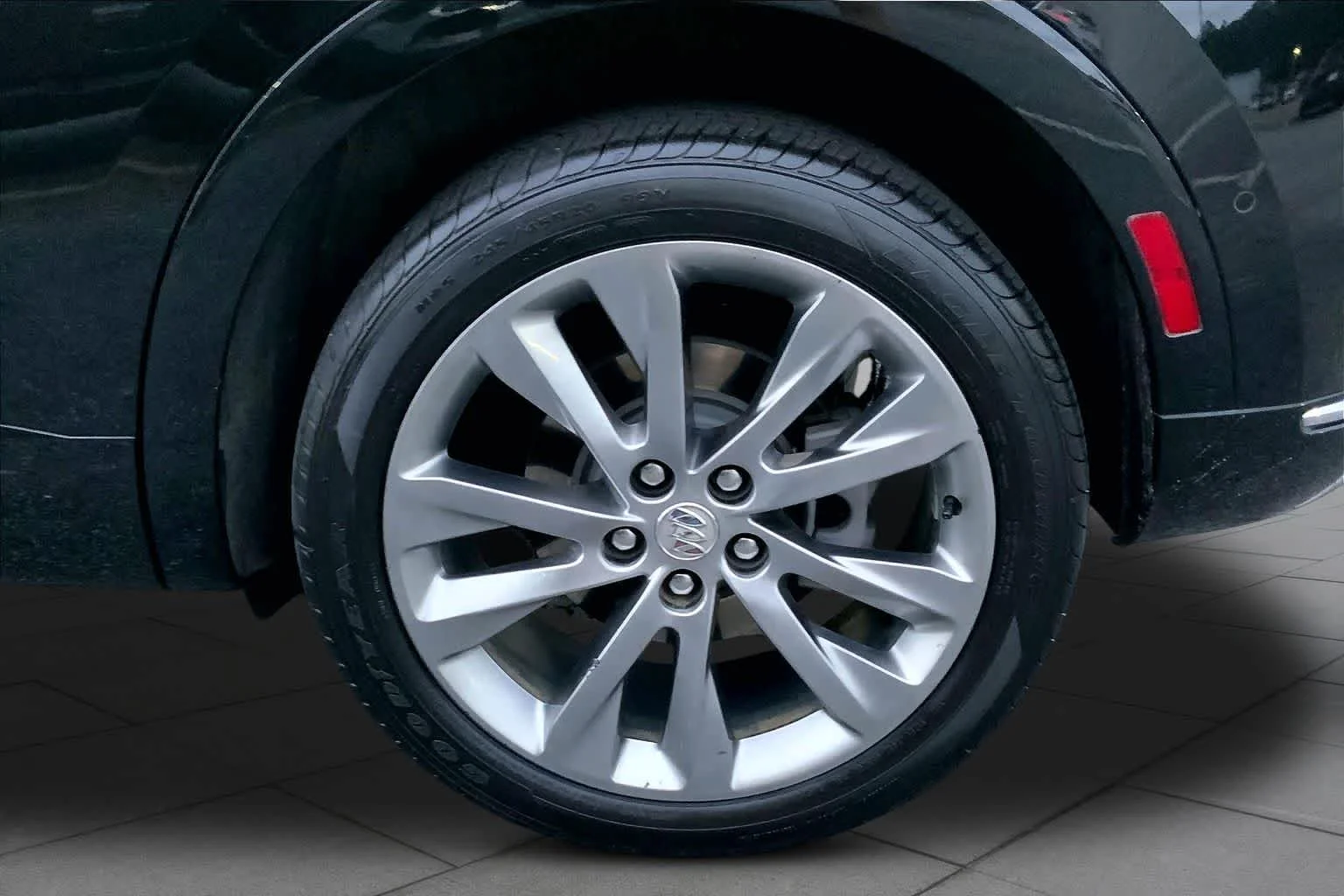 Used 2022 Ebony Twilight Metallic Buick Avenir image 11
