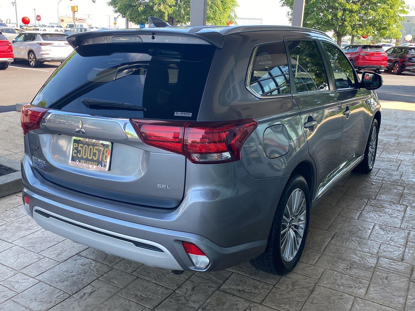 Used 2022 Mercury Gray Metallic Mitsubishi SEL image 7
