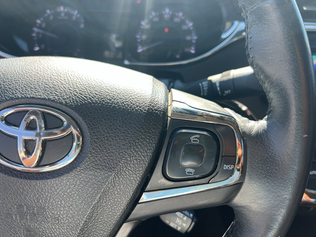 Used 2013 Classic Silver Metallic Toyota XLE Premium image 13
