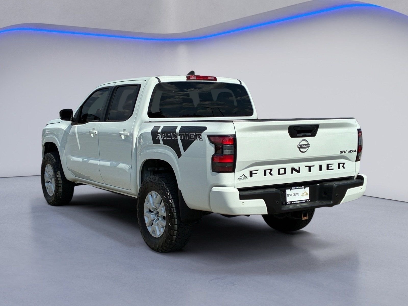 Used 2023 White Nissan SV image 3