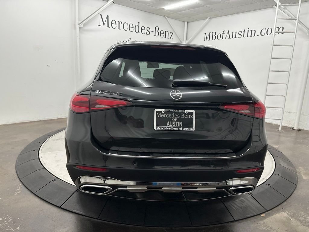 New 2027 Graphite Grey Metallic Mercedes-Benz GLC 300 image 6