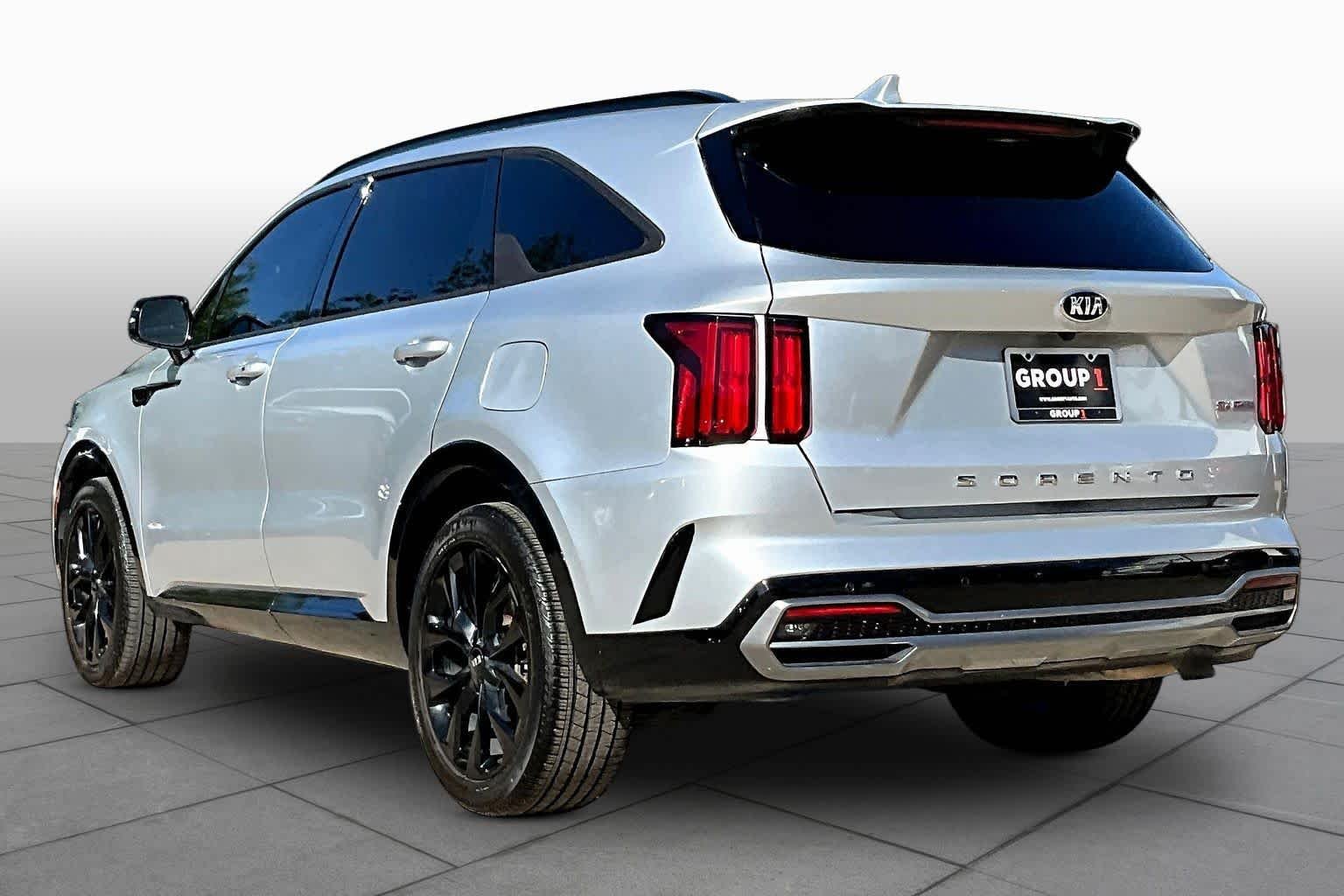 Used 2021 Sparkling Silver Kia SX image 12