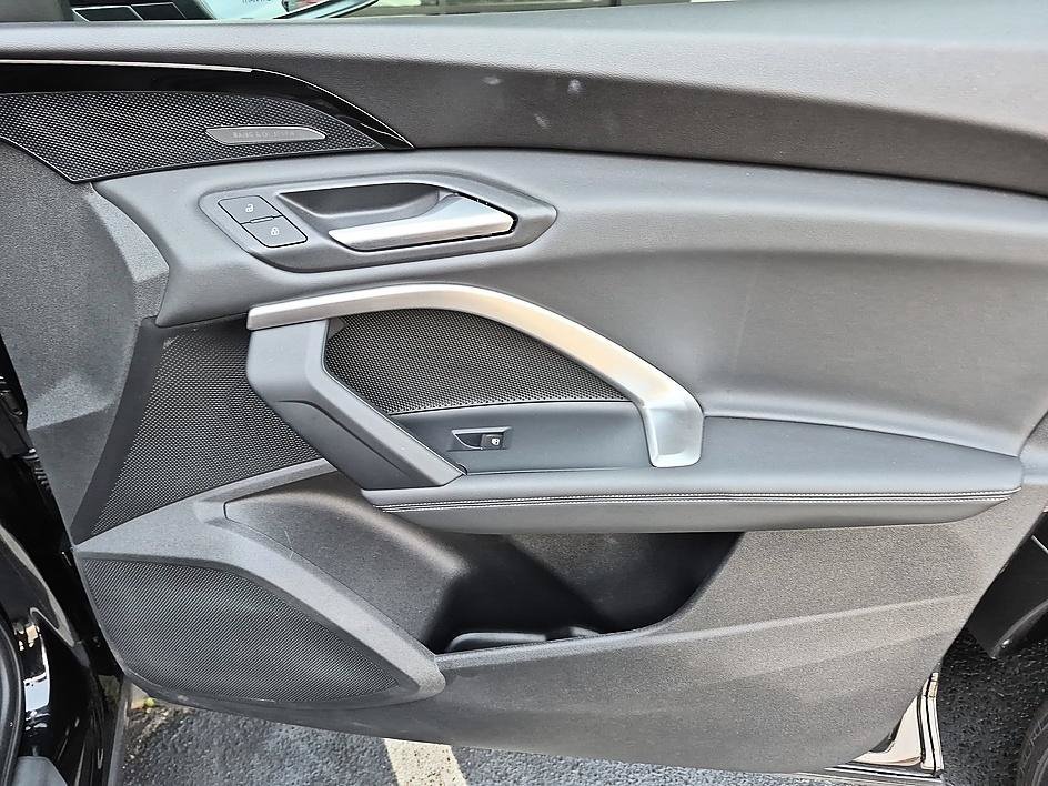 Used 2025 Black Audi Premium Plus image 33
