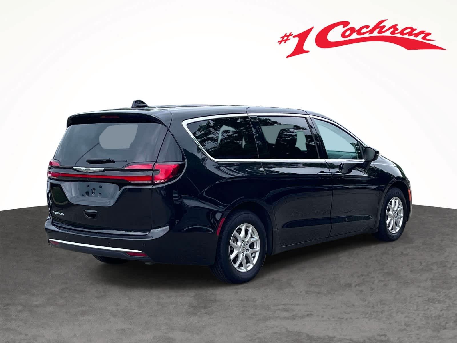 Used 2023 Blk/black Chrysler Touring L image 7