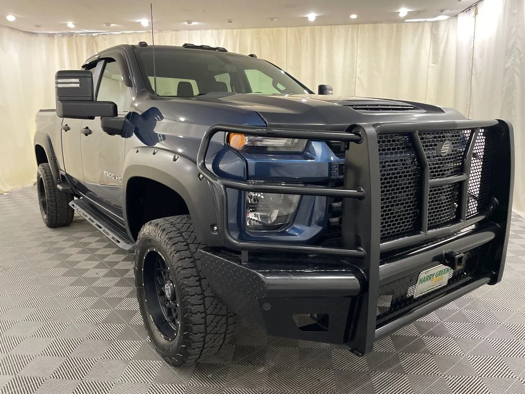 Used 2022 Northsky Blue Metallic Chevrolet Custom image 3