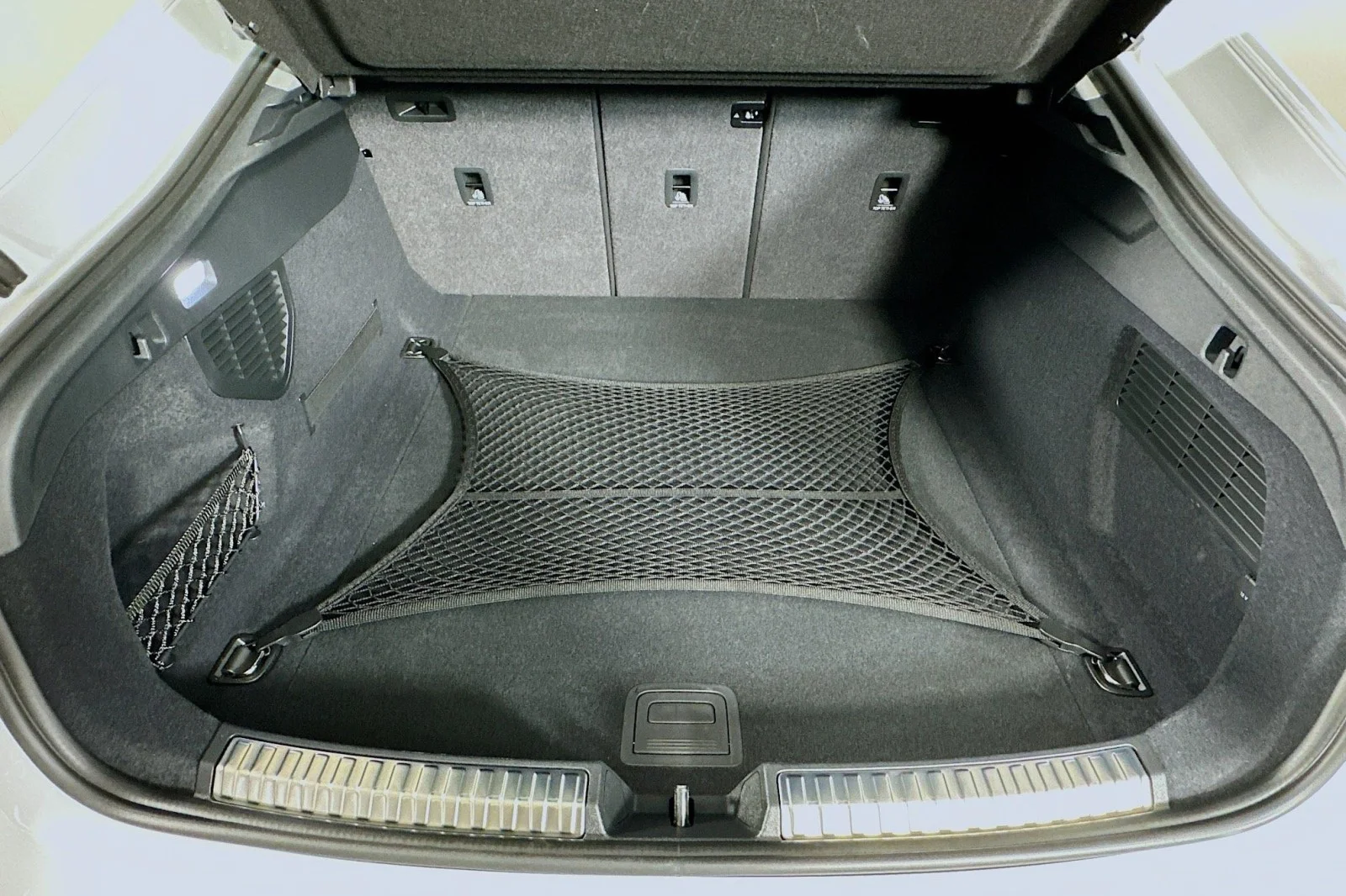 Used 2025 Arkona White Audi Premium Plus image 22